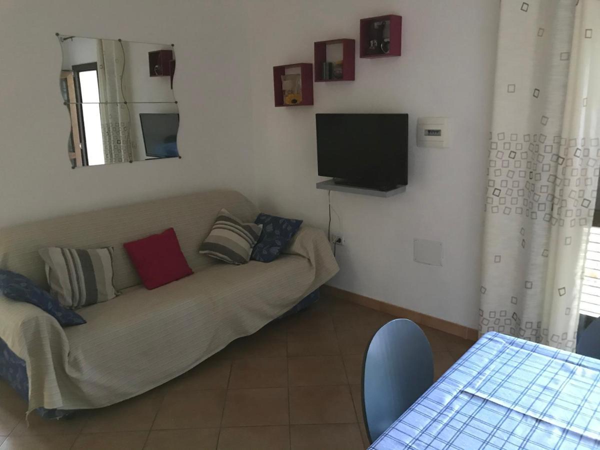 Apartamento Blue House Badesi Exterior foto